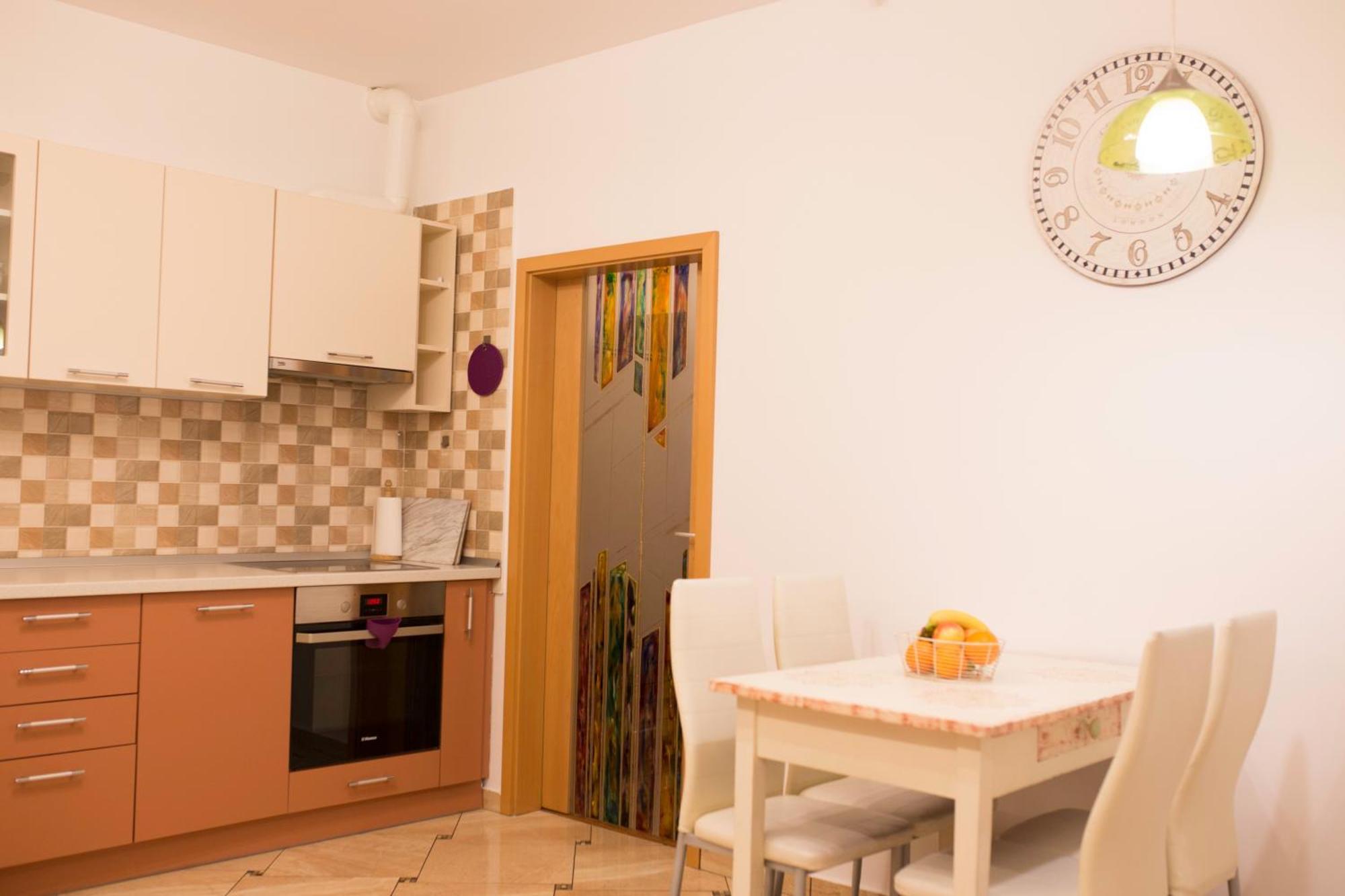 Apartment Seek And Hide - Ilse's Hideaway Brasov